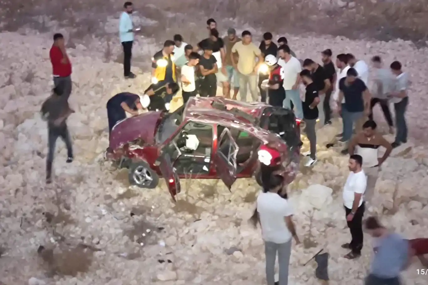 Otomobil şarampole yuvarlandı: Bir ölü bir yaralı