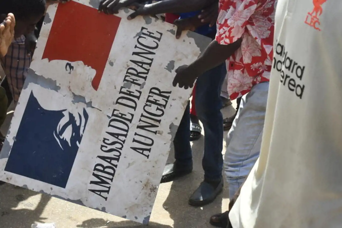 Nijer, Fransa büyükelçisinin ülkeden ayrılması için 48 saat süre verdi