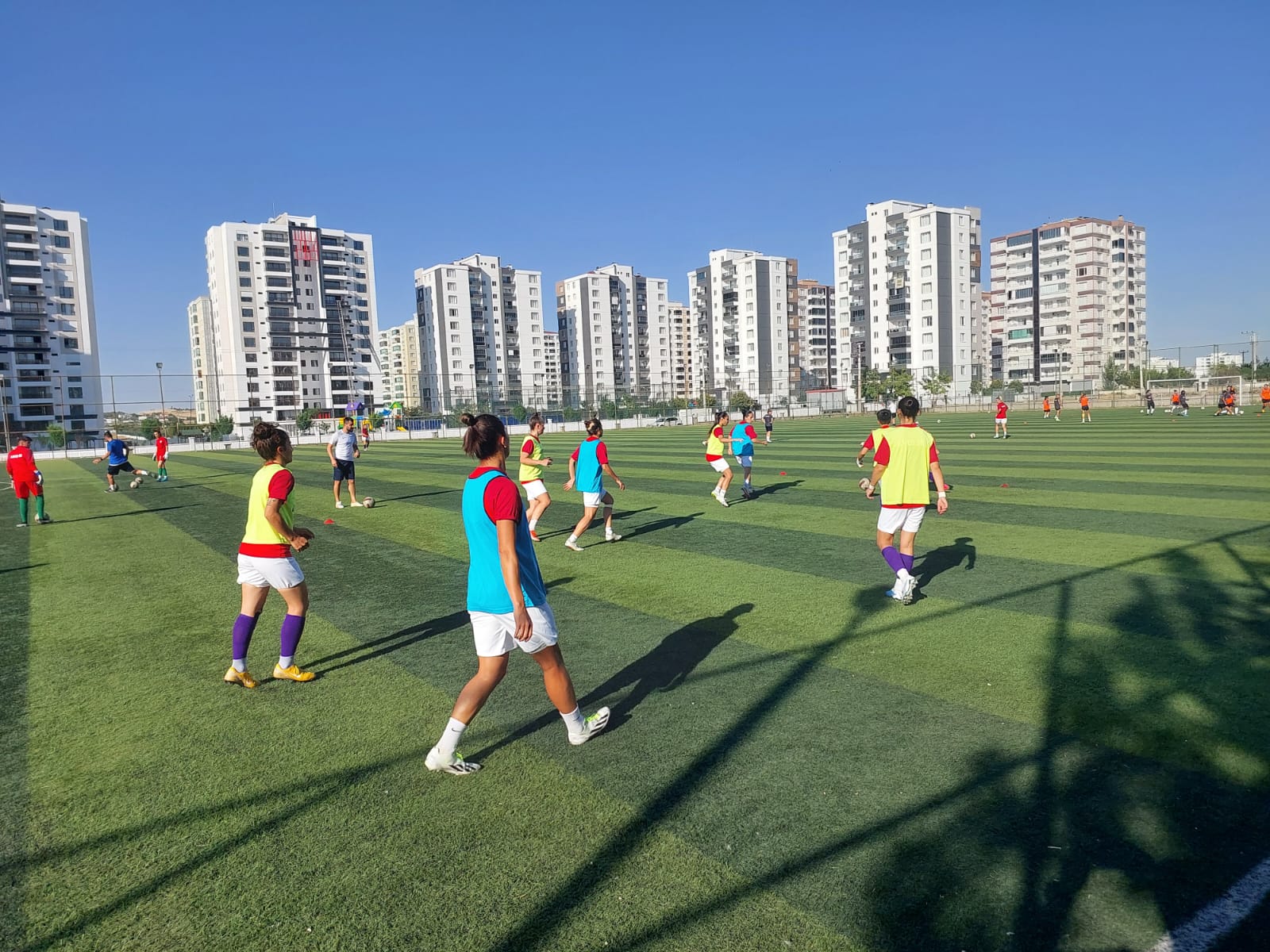 Amedspor Kadın Futbol Takımı 1207 Antalyaspor karşılaşması Başlıyor…