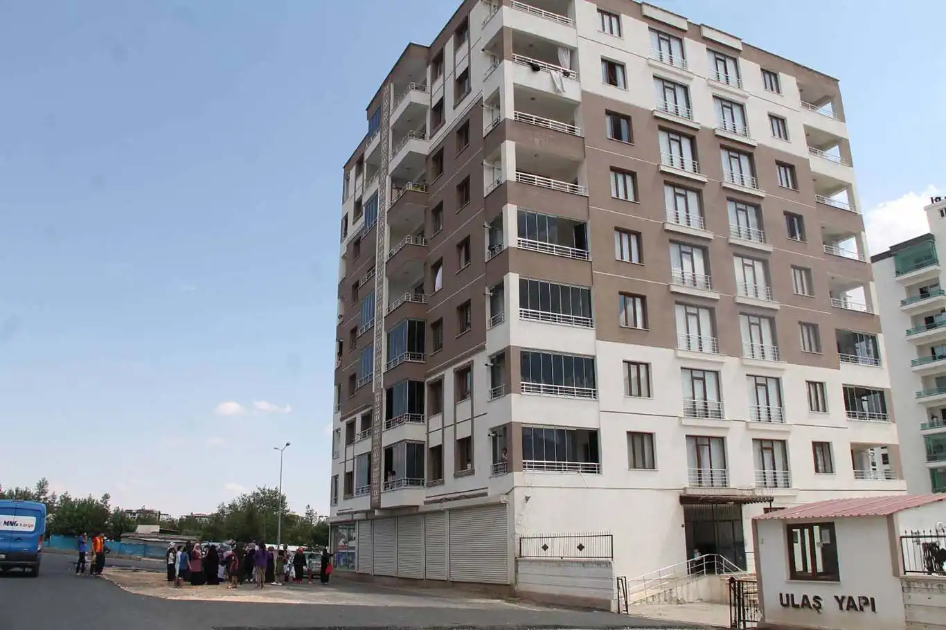 Diyarbakır’da 16 yaşındaki genç kız balkondan düştü