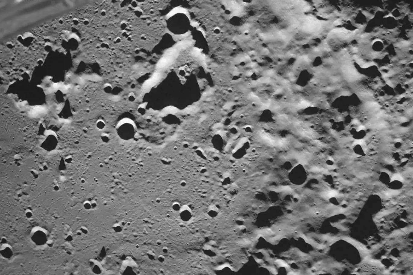 Luna-25 aracından Ay’ın ilk fotoğrafı geldi