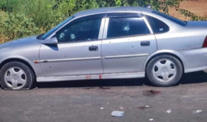 Otomobile silahlı saldırı: 1 ölü 1 yaralı