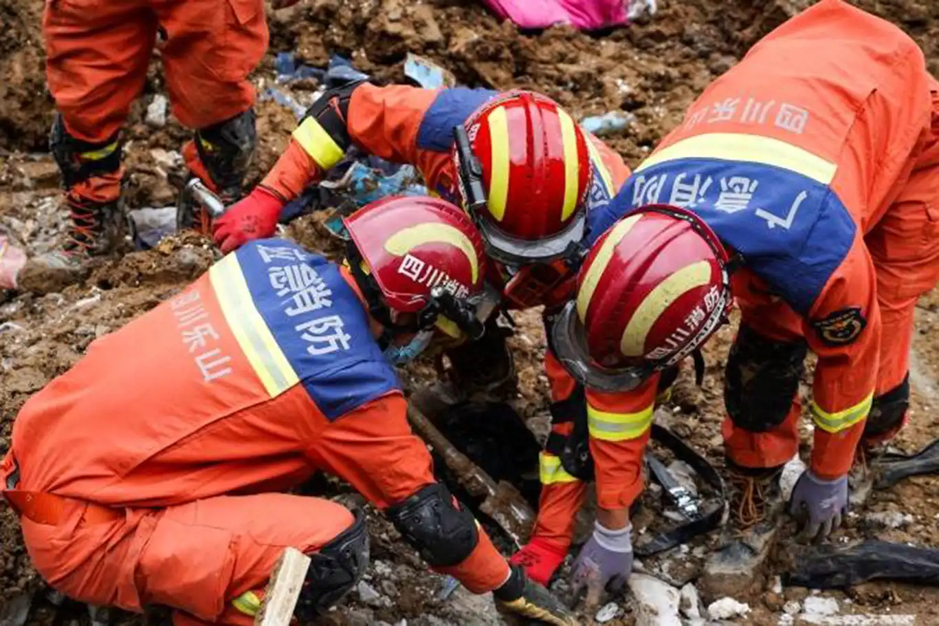 Çin’de toprak kayması: 21 ölü