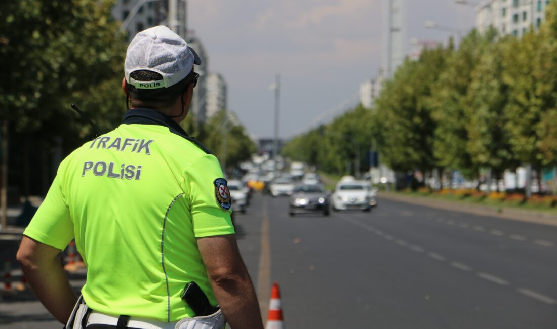 Trafik polisi Diyarbakır’da bir