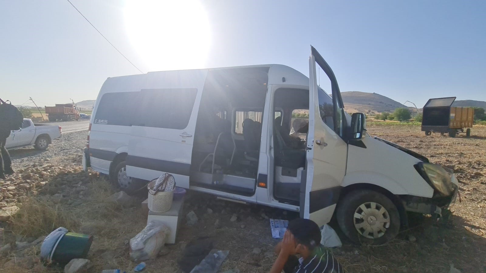 Diyarbakır’da minibüs ile traktör çarpıştı: 2’si ağır onlarca yaralı!