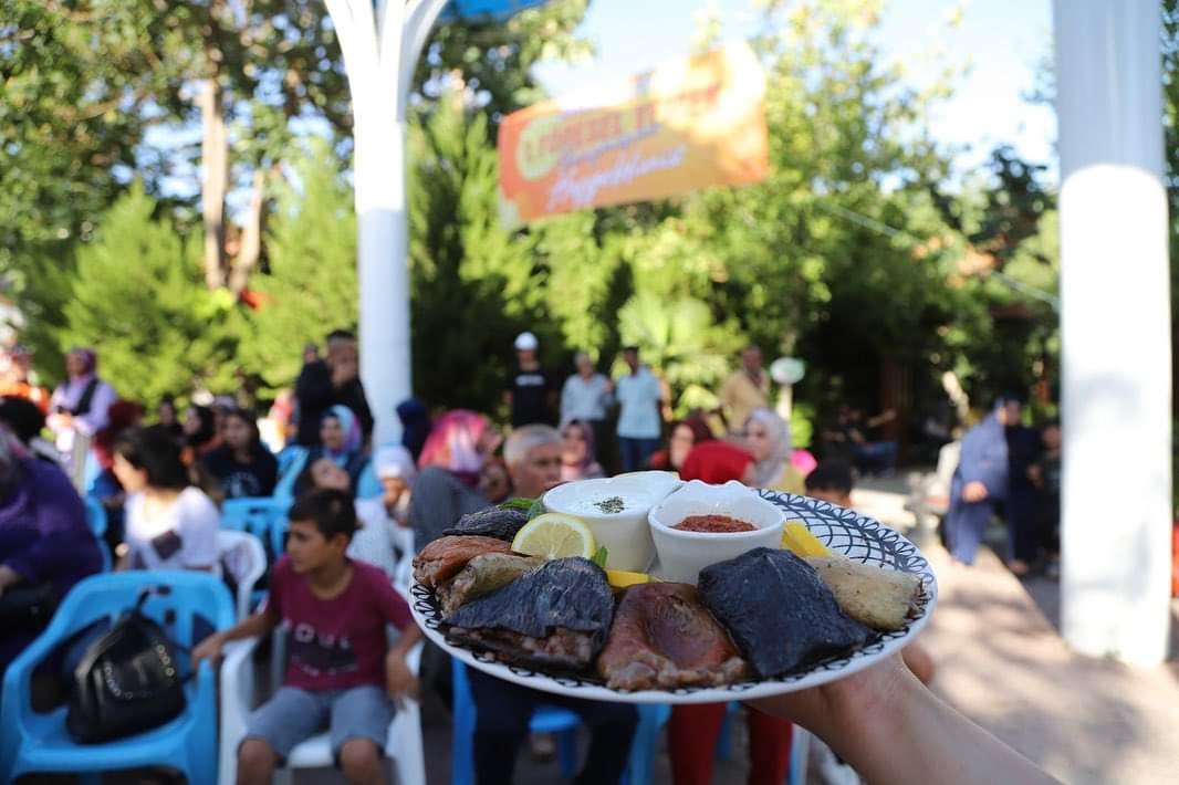 Ergani’de yöresel yemeklerin unutulmaması için yarışma düzenledi