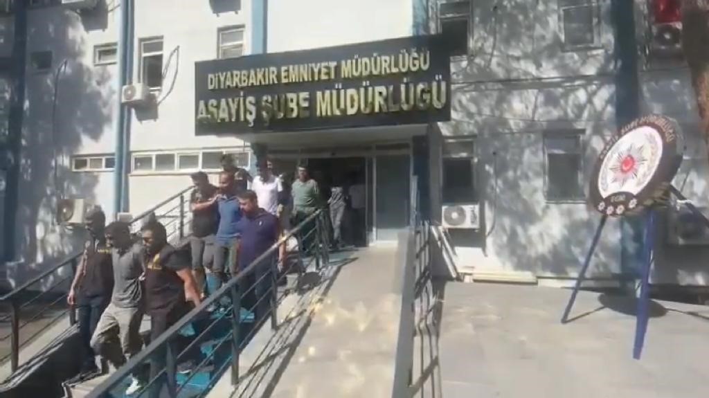 Diyarbakır’da kapkaç çetesine operasyon: 10 gözaltı