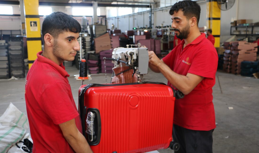 Diyarbakır’da valiz üretimi yapan