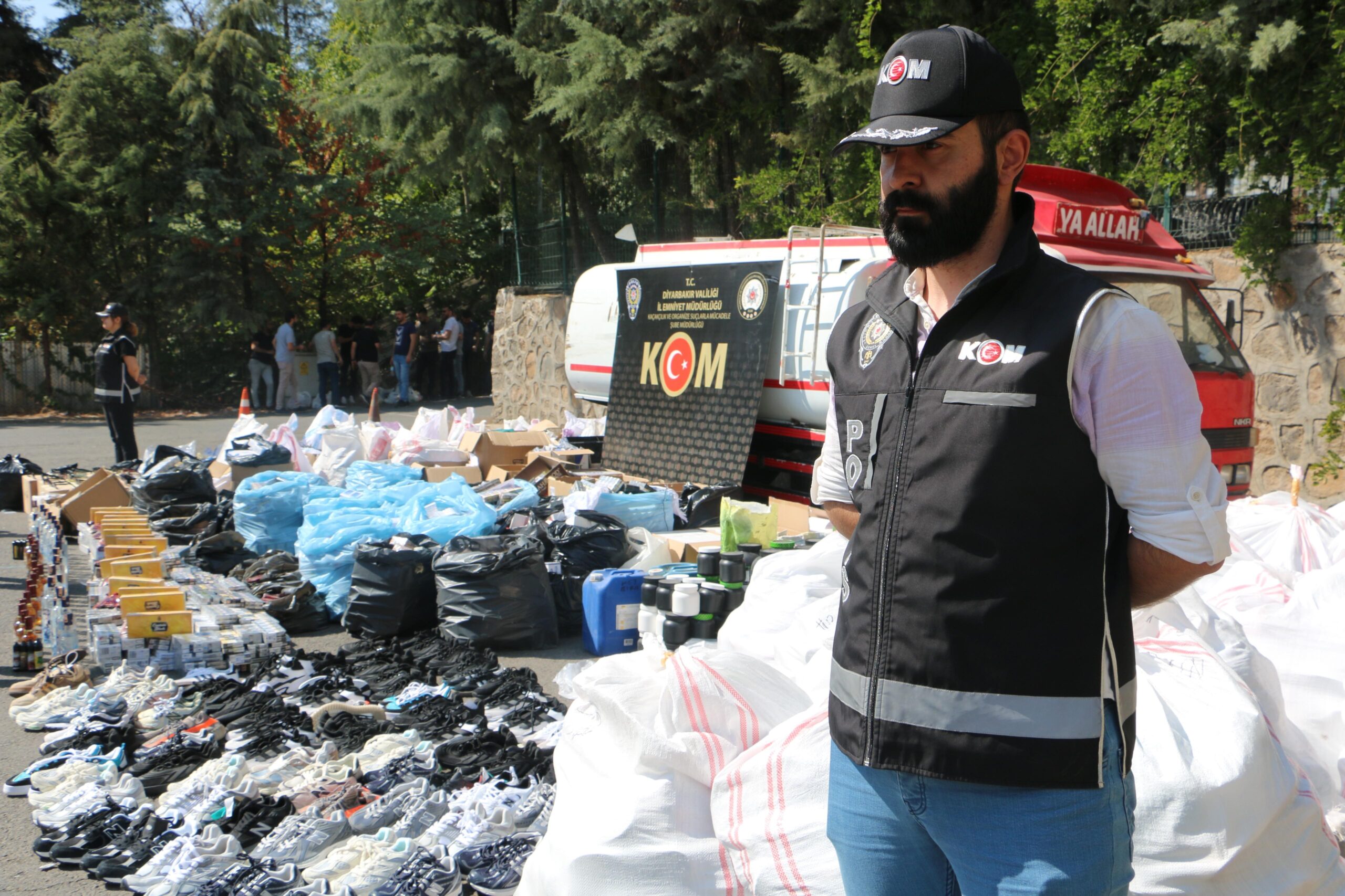 Diyarbakır’da 13 milyon lira değerinde kaçak ürün yakalandı