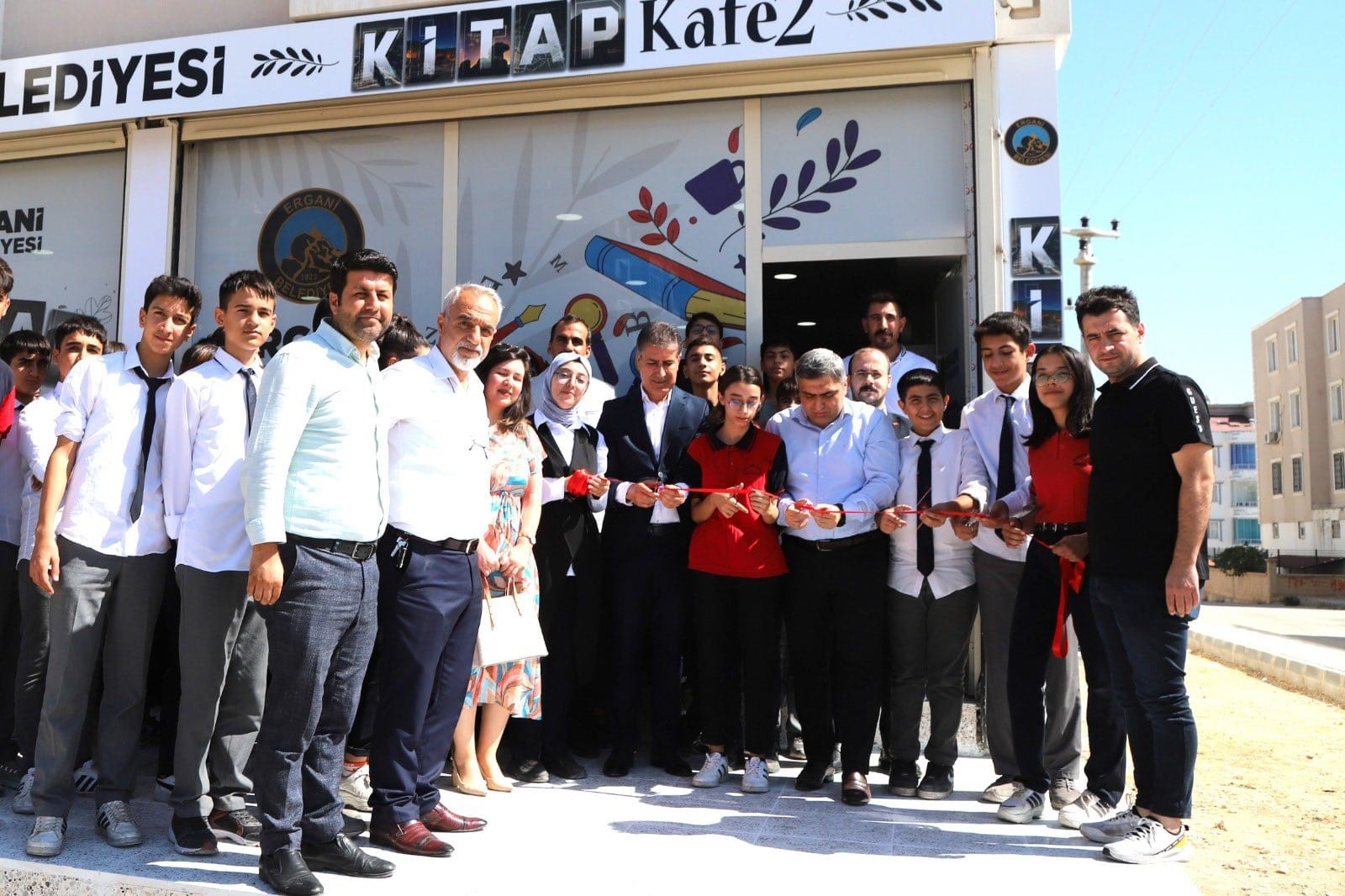 Ergani’de  kitap kafe açıldı