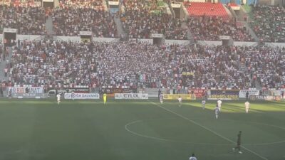 VİDEO HABER- Amedspor tribünleri İskenderunspor futbolcularını tribüne çağırdı