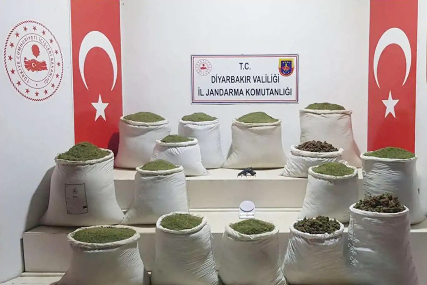 Diyarbakır’da yüklü miktarda uyuşturucu ele geçirildi