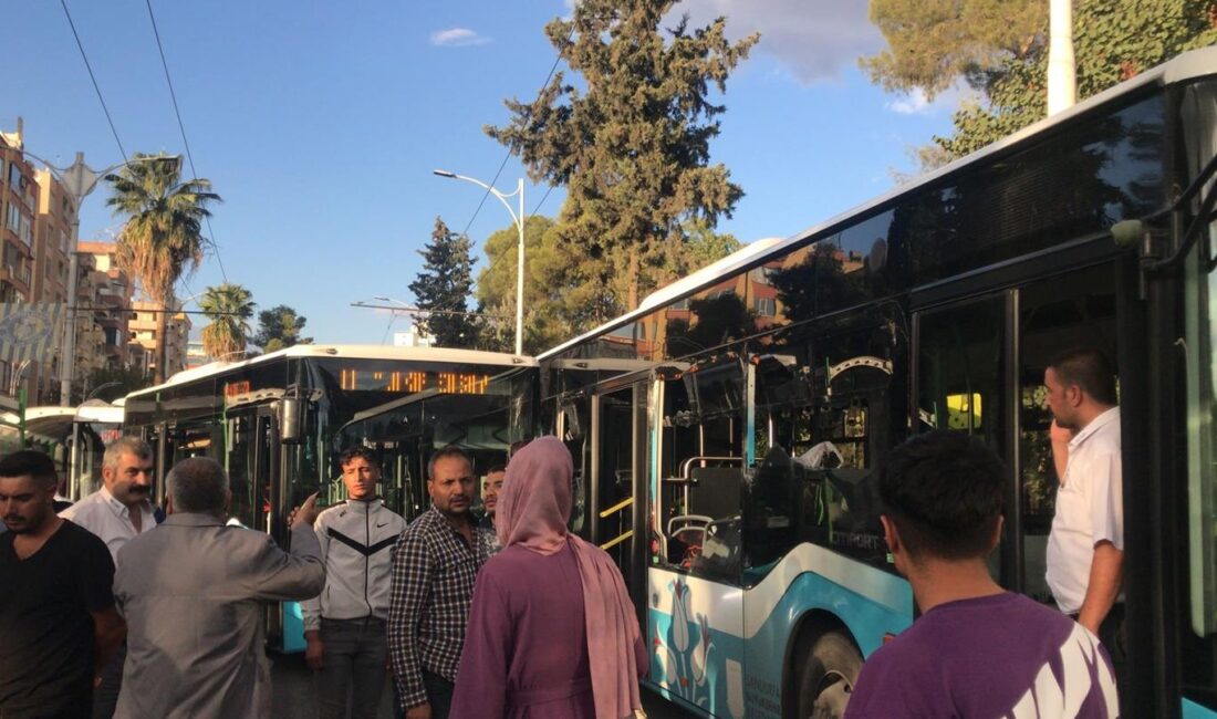 İki otobüs çarpıştı, yolcular korku dolu anlar yaşadı