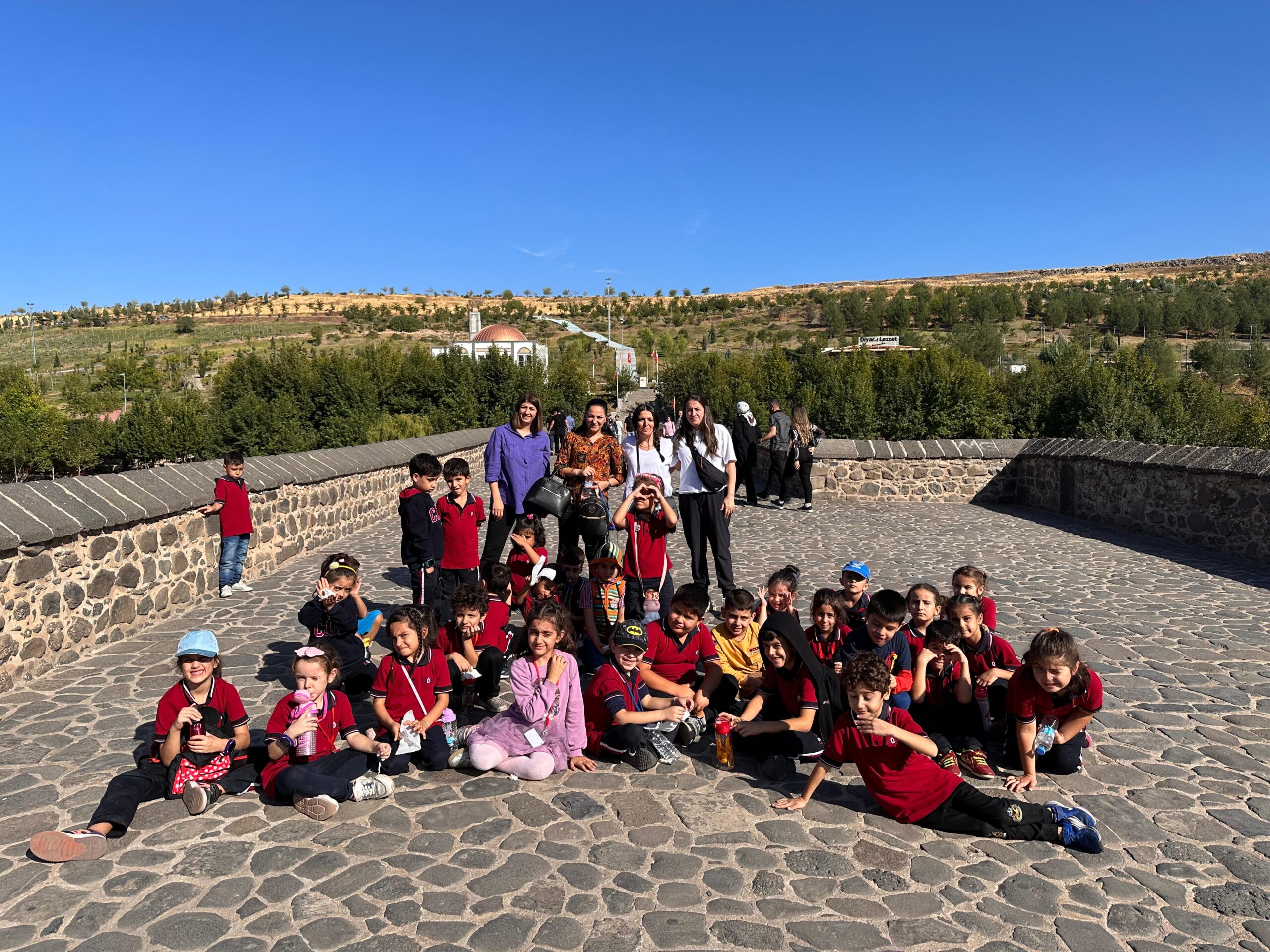 Diyarbakır’da öğrencilere kentin tarihi ve turistik mekânları tanıtıldı