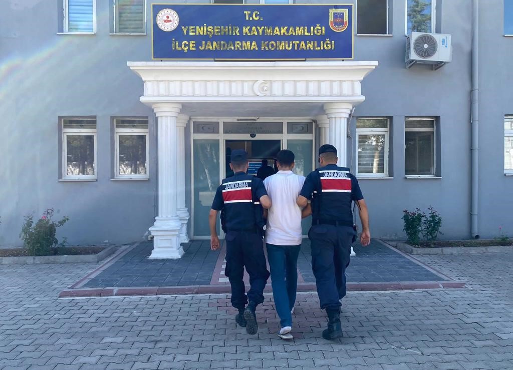 Diyarbakır’da arama kaydı bulunan 4 şüpheli yakalandı