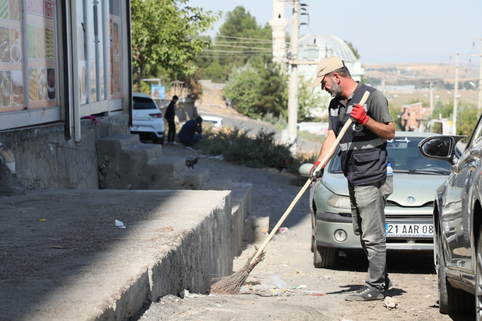 Yenişehir’de temizlik çalışmaları sürüyor