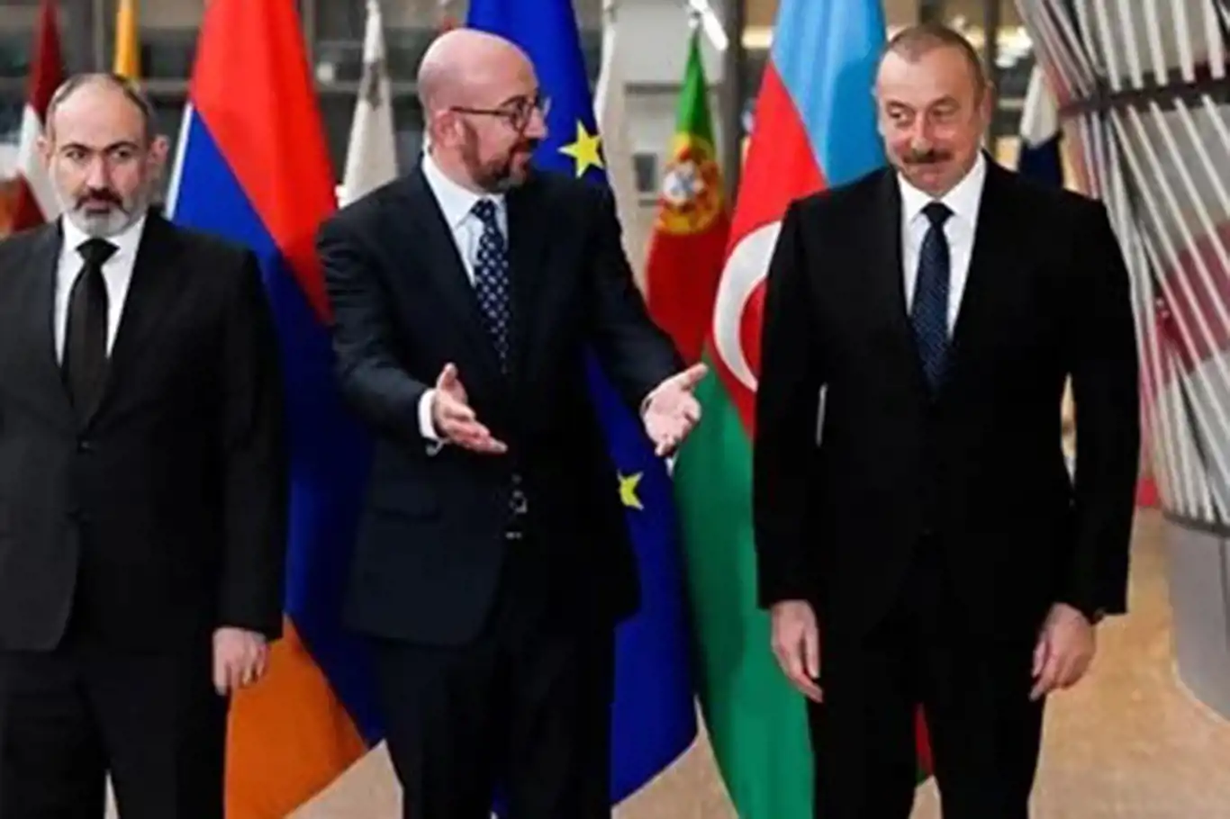 Azerbaycan ve Ermenistan liderleri Brüksel’de görüşecek