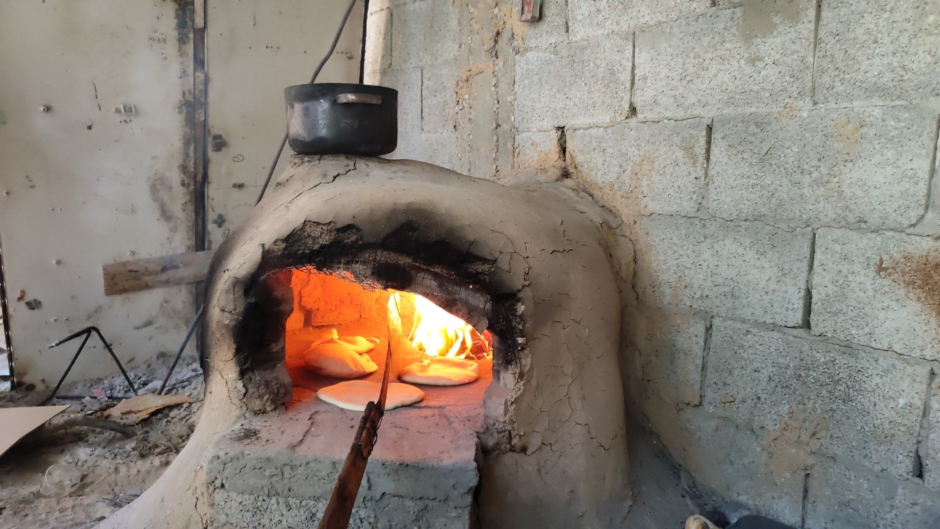 Gazze Şeridi’ndeki ekmek krizine çözüm; Kil fırın