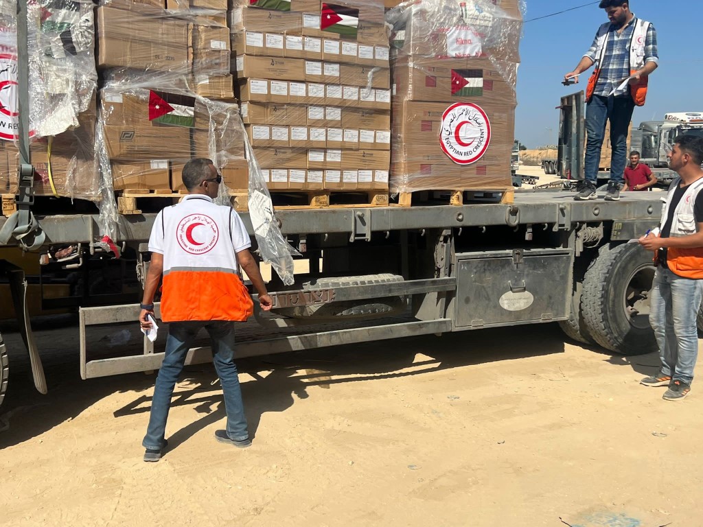 Gazze’ye 5. yardım konvoyu Refah Sınır Kapısı’ndan giriş yaptı