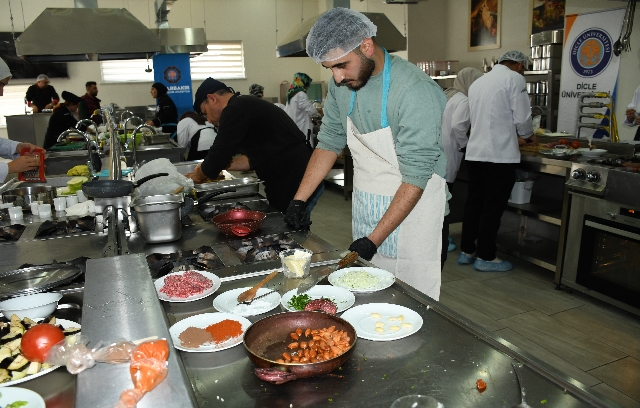 Diyarbakır’da ‘Genç Şef Yöresel Yemek Yarışması‘