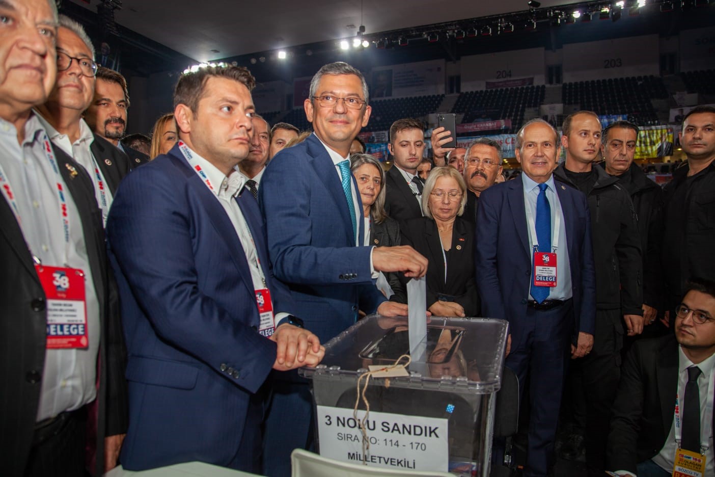 CHP’nin yeni lideri Özel, Kılıçdaroğlu’nu aradı