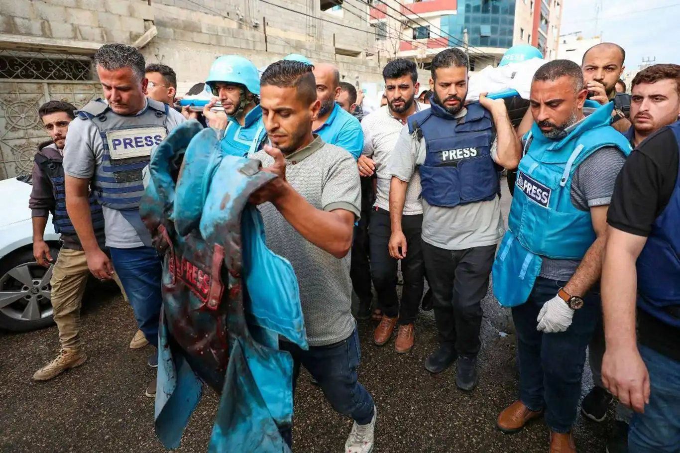 İsrail 1 ayda 49 gazeteci katletti