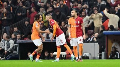 Galatasaray geriye düşmesine rağmen puanı kaptı