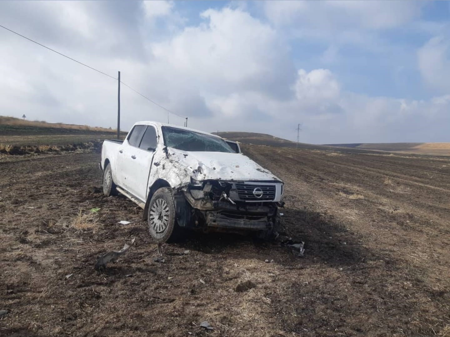 Diyarbakır’da otomobil tarlaya uçtu: 2 yaralı