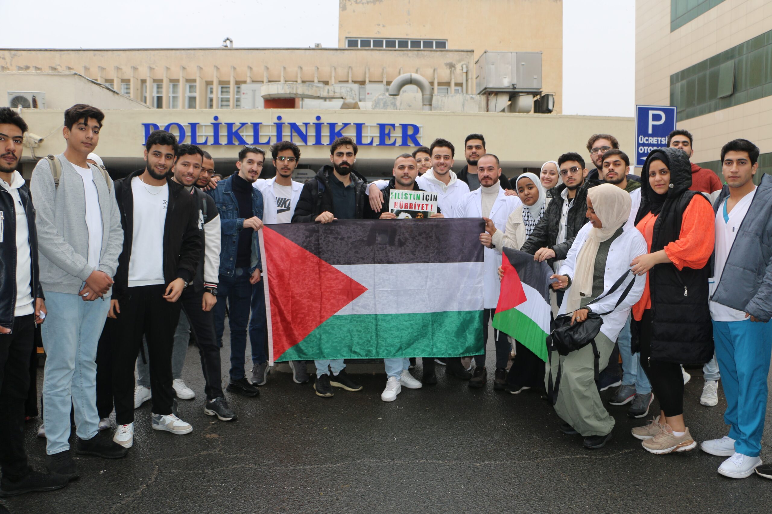 Diyarbakır’da sağlıkçılardan İsrail’e tepki