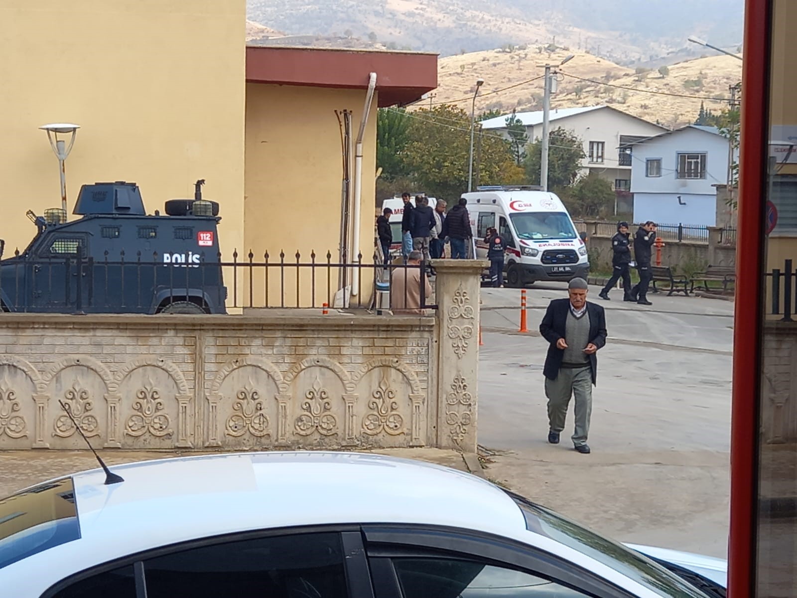 Diyarbakır’da arazi kavgasında vurulan biri hayatını kaybetti