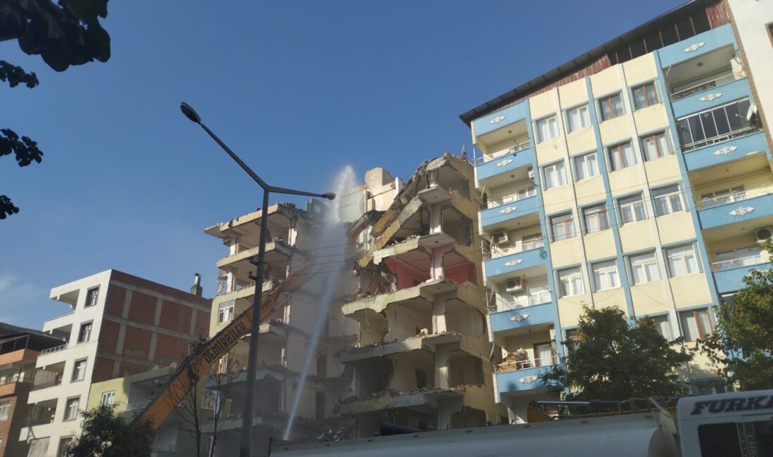 Diyarbakır’da yıkım devam ediyor
