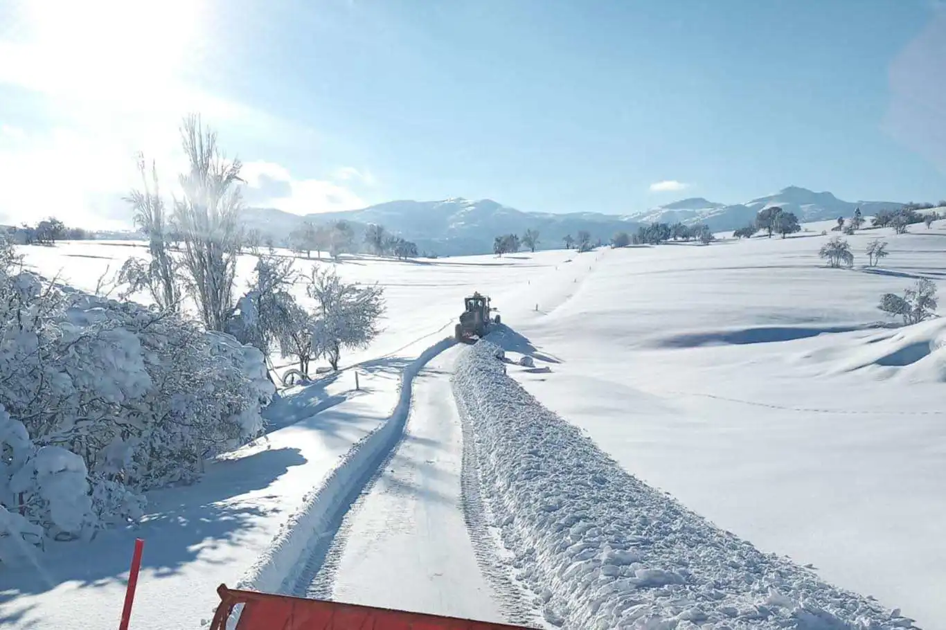 Kar nedeniyle 25 köy yolu ulaşıma kapalı