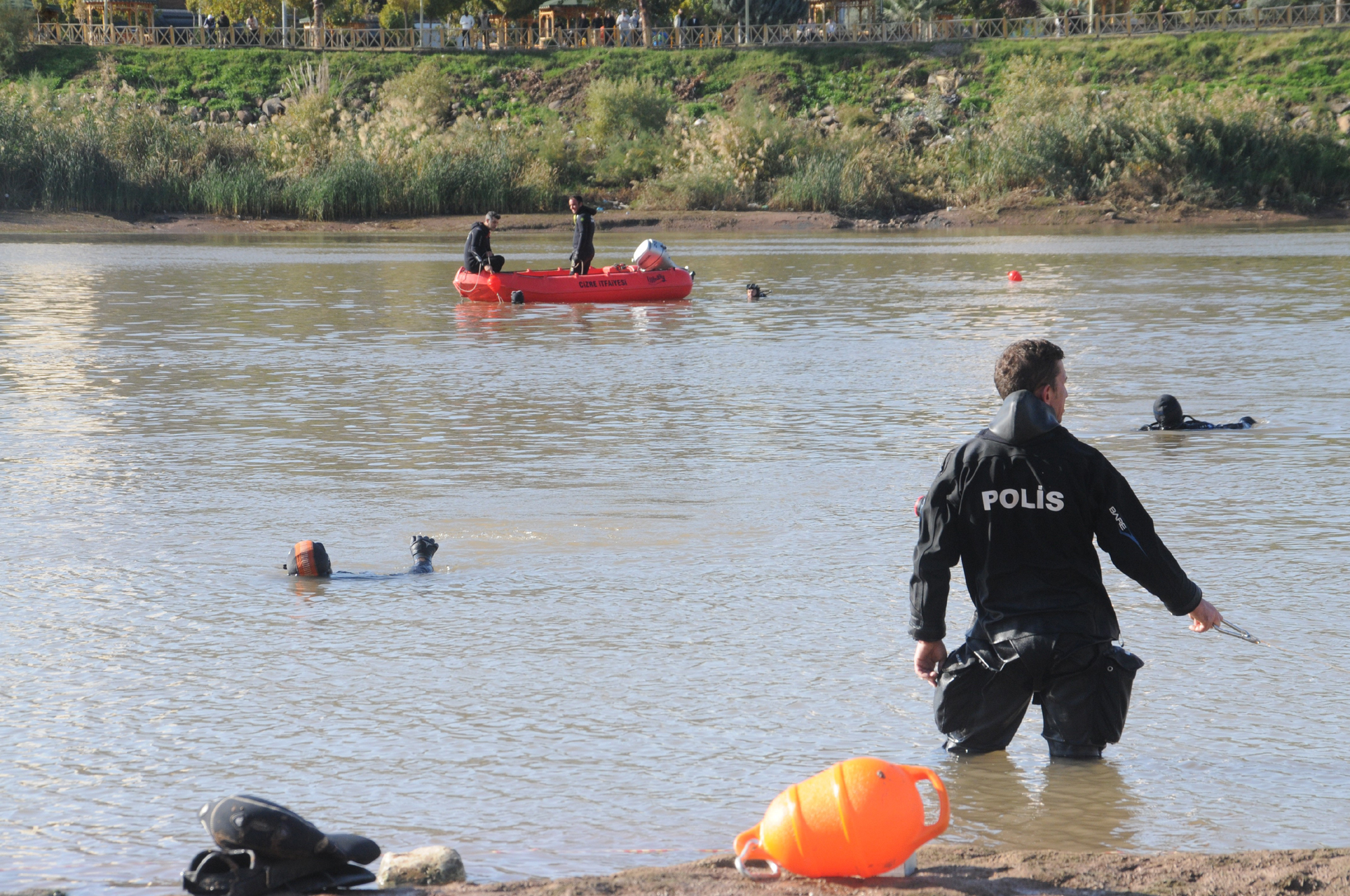 Diyarbakır AFAD’ın Dicle Nehri’nde kaybolan kızı arama çalışmaları sürüyor!