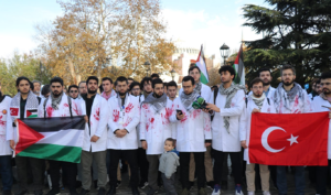 Doktorlar Gazze’deki katliamı “Sessiz Yürüyüş” ile protesto etti