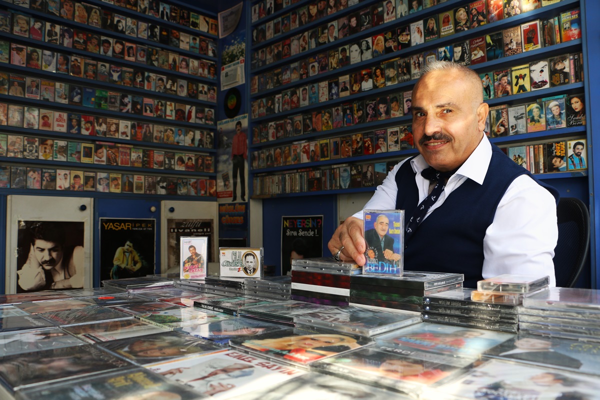 Diyarbakırlı kasetçi 55 yılda 40 bin albüm biriktirdi!