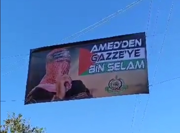 Diyarbakır’ın bir mahallesine daha Ebu Ubeyde posteri asıldı