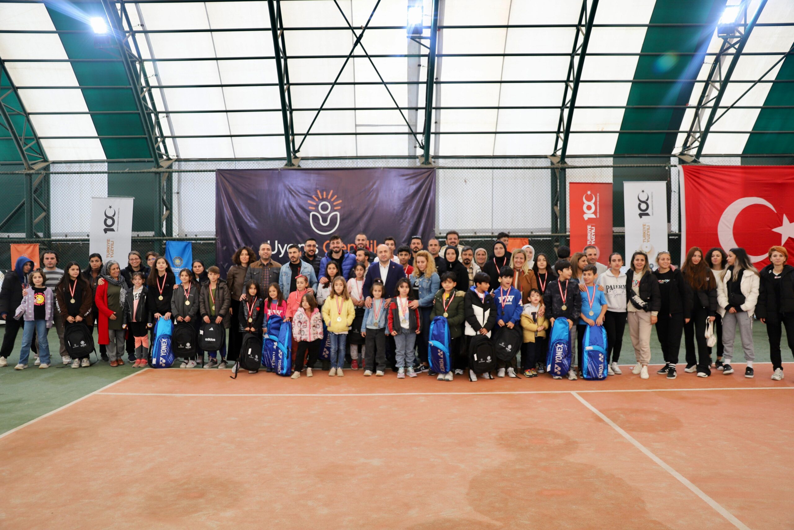 Diyarbakır’da “Uyanış Gençlik 2. Tenis Turnuvası” sona erdi