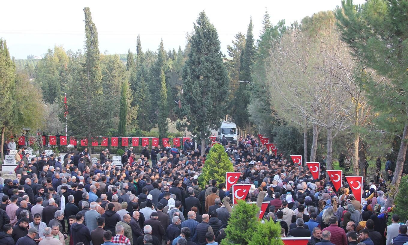 Diyarbakır'daki kazada vefat edenler Adana'da defnedildi
