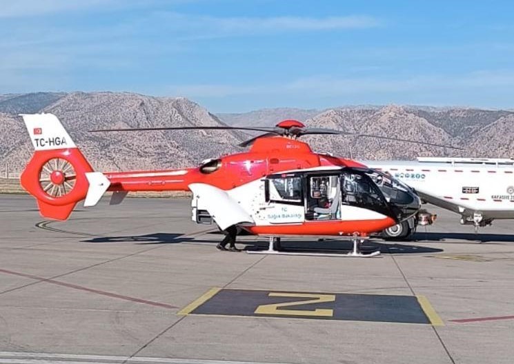 Ambulans helikopter kalp hastası vatandaş için Diyarbakır’a havalandı