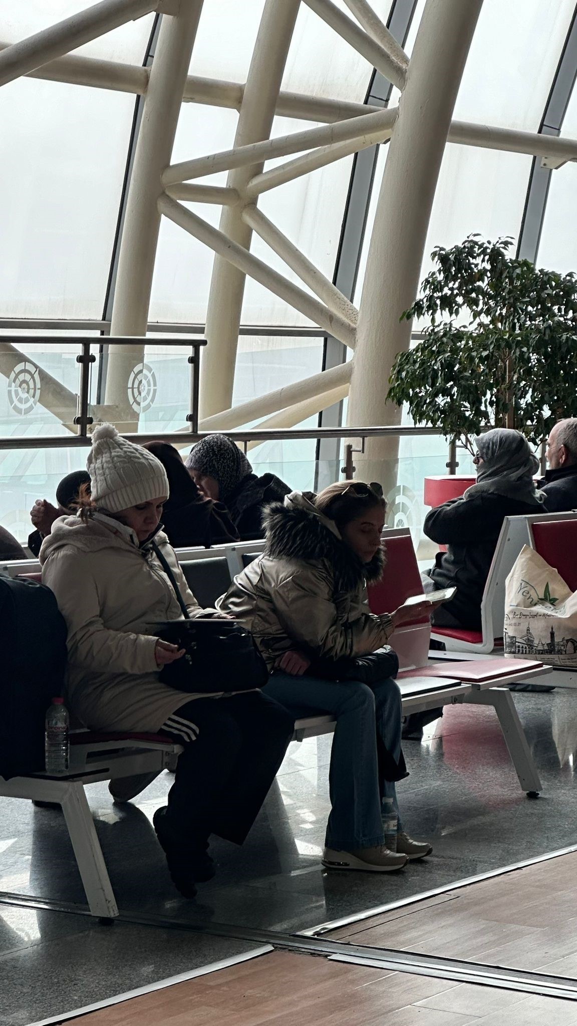 Diyarbakır Havalimanı’nda yolcular ‘ısınma’ yaşıyor