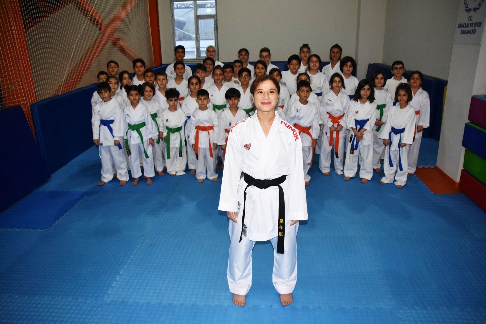 Bölgenin ilk kadın karate antrenörü: Diyarbakırlı Meryem