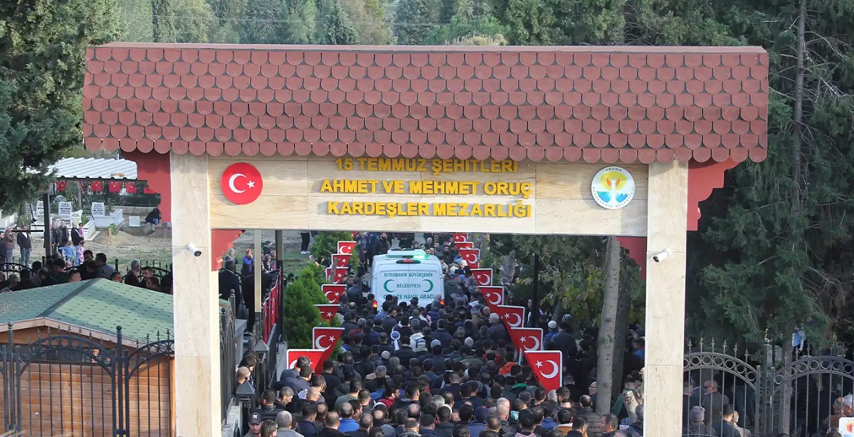 Diyarbakır’daki trafik kazasında vefat edenler Adana’da defnedildi