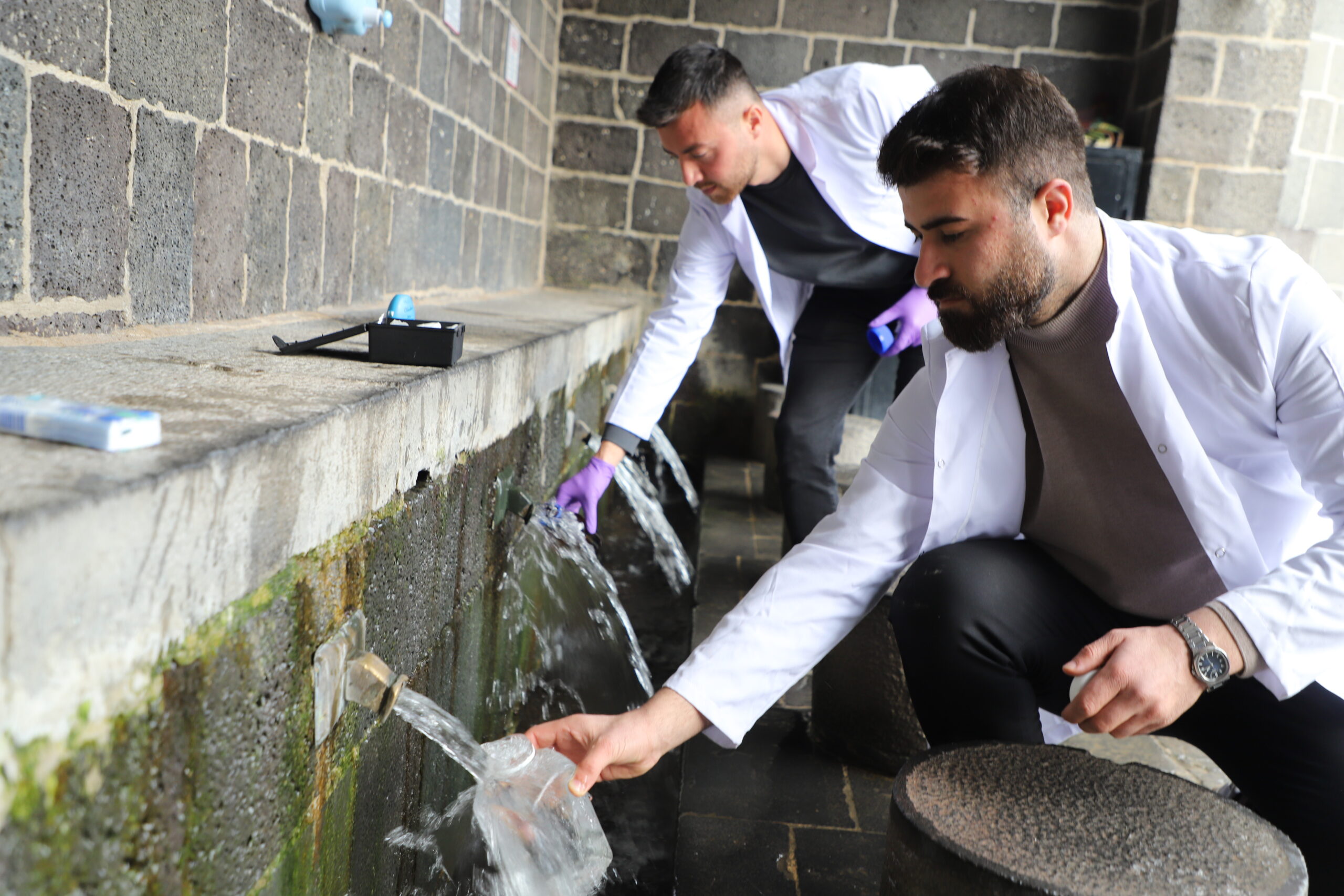 Diyarbakır’da herkesin akın ettiği caminin su sisteminde çalışmalar yapıldı