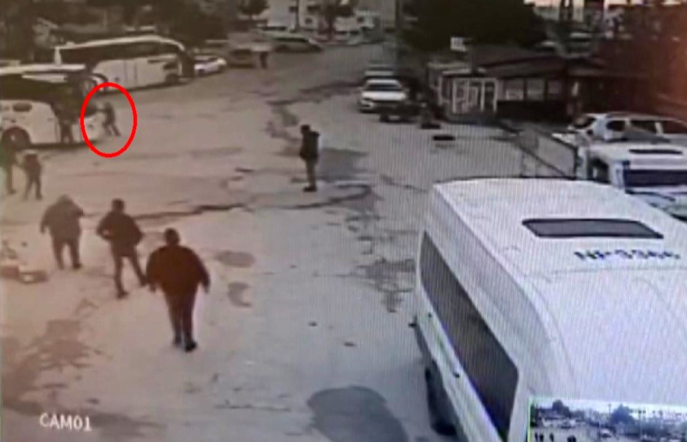 Diyarbakır’da otobüs şoförü tartıştığı muavinini ezdi