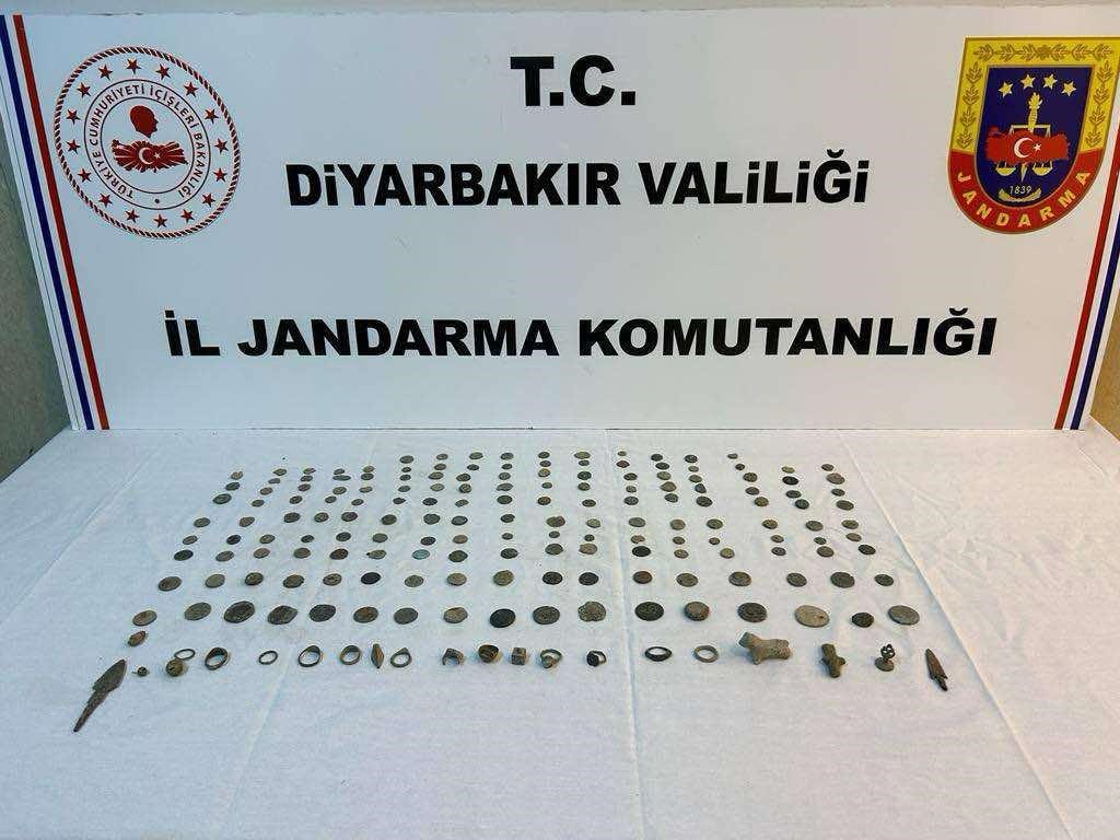 Diyarbakır’da tarihi eser kaçakçılarına geçit verilmiyor!