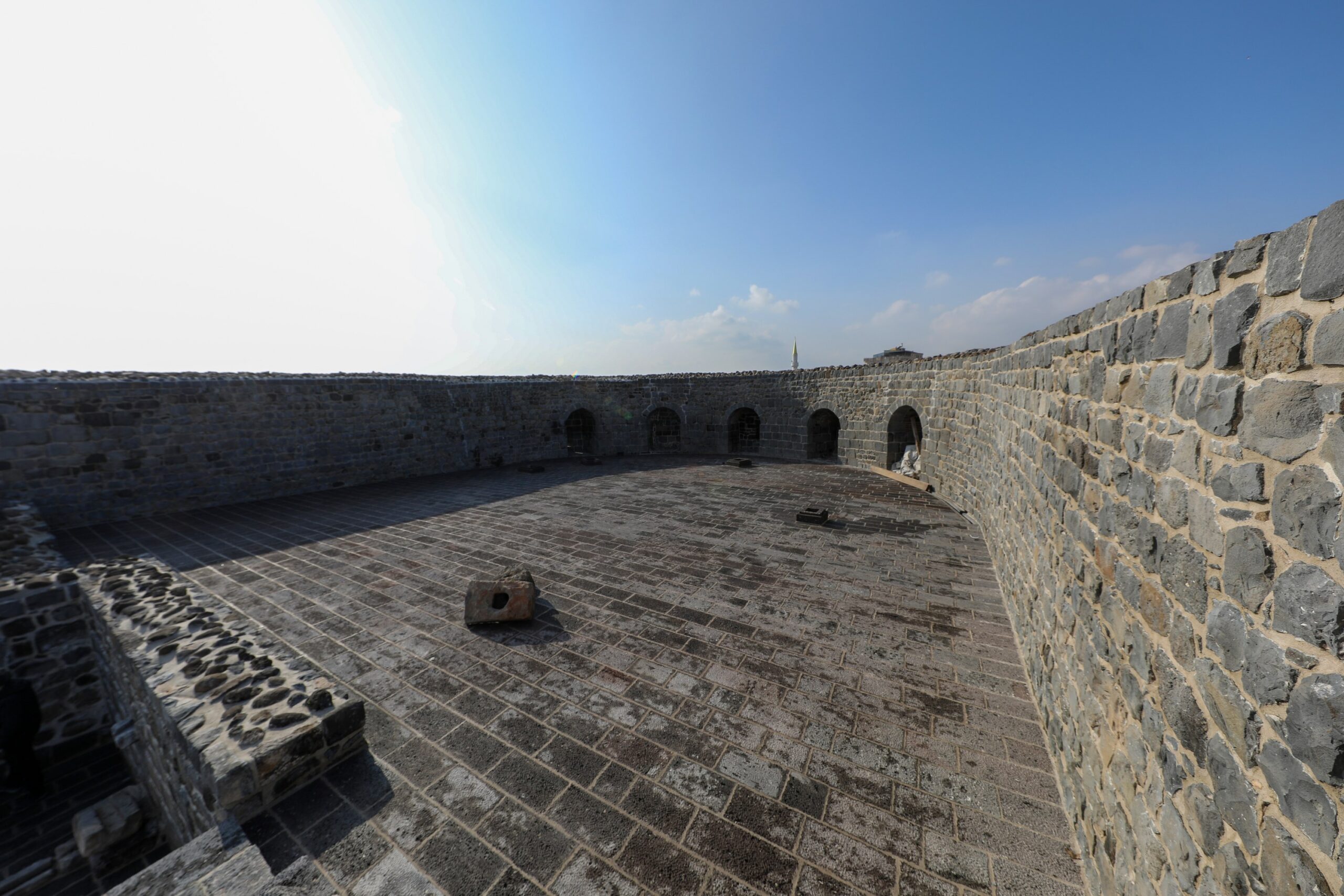 diyarbakirda-tarihi-surlarda-70-burc-restore-edildi