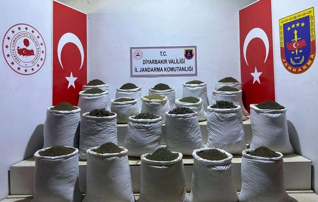 Diyarbakır’da tonlarca uyuşturucu ele geçirildi