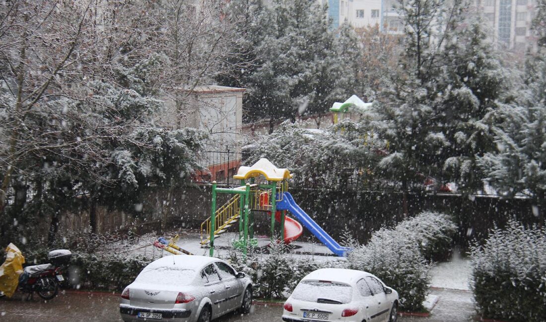 Diyarbakır’da mevsimin ilk karı yağdı