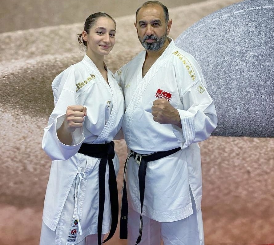 Diyarbakırlı milli karateci Sena dünyanın en iyilerine karşı mücadele edecek