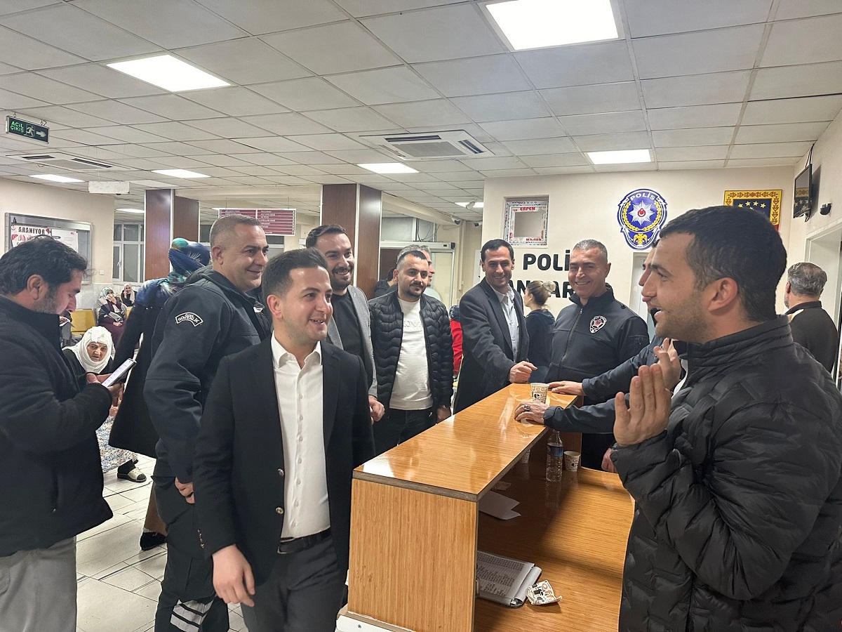 Diyarbakır’da sendika başkanı yeni yıla sağlık personeliyle girdi